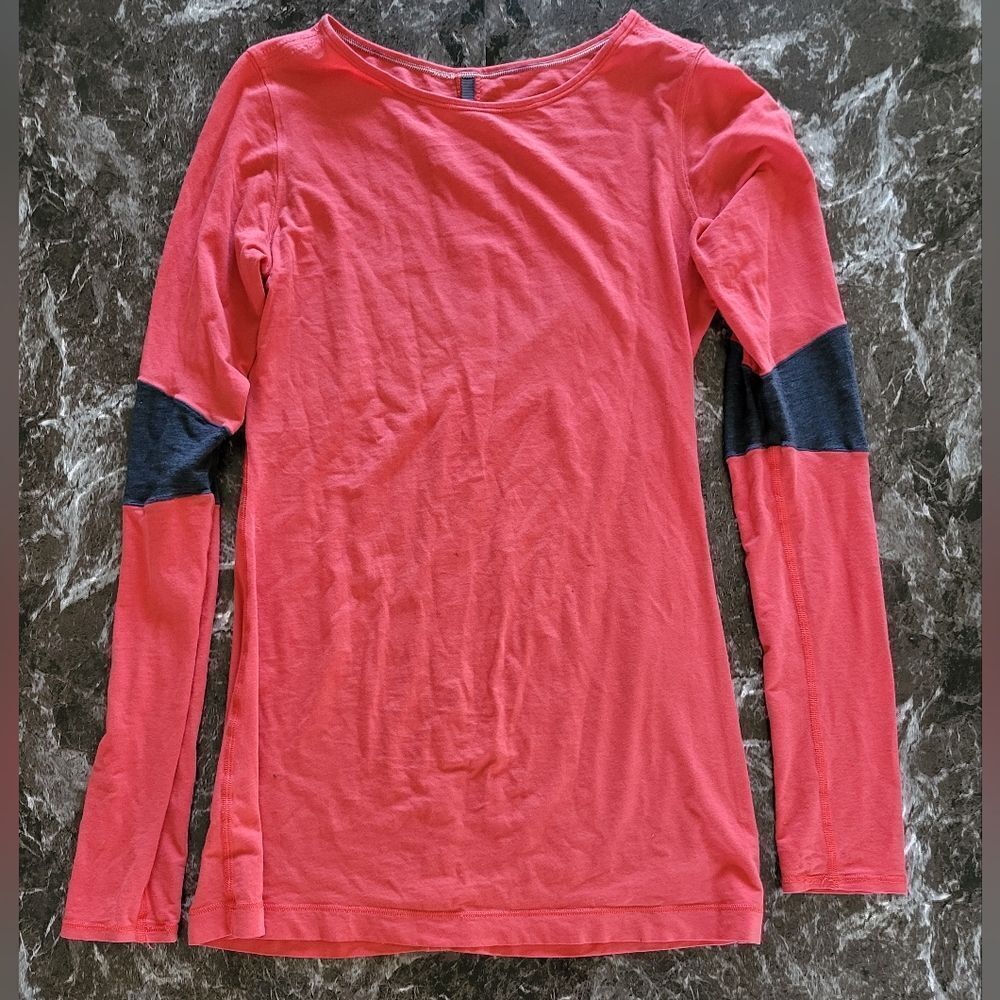 Lululemon Size 4 Swiftly-Tech Long Sleeve Athletic Top In Red